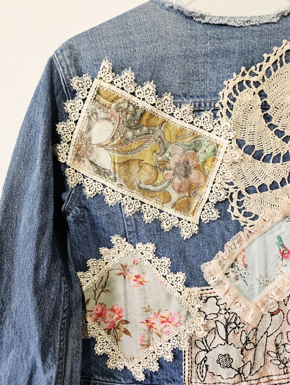 Boho Patchwork Jean Jacket Size S/M Denim Cropped Lace Embroidered Crochet - Picture 5 of 6